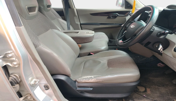2016 Mahindra Kuv100 K4 6 STR, Petrol, Manual, 87,792 km, interior