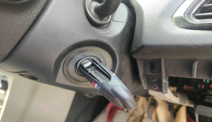 2017 Tata Tiago XT PETROL, Petrol, Manual, 1,02,555 km, interior