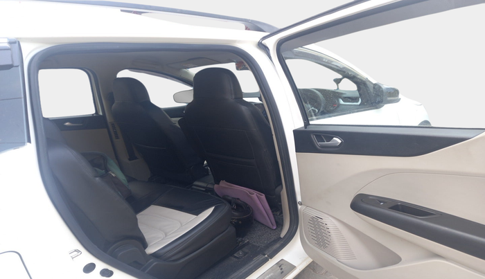 2024 Renault TRIBER RXZ AMT, Petrol, Automatic, 12,874 km, interior