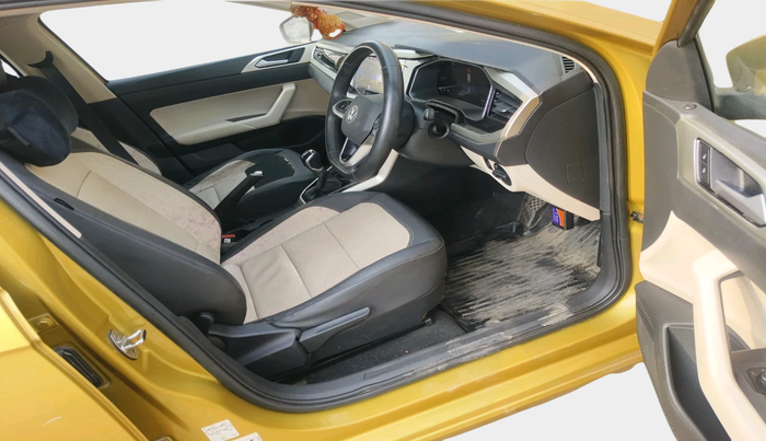 2022 Volkswagen VIRTUS TOPLINE TSI 1.0 MT, Petrol, Manual, 21,153 km, interior