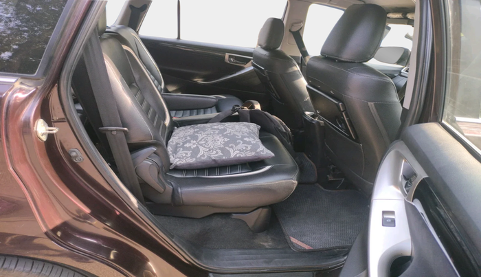 2017 Toyota Innova Crysta 2.4 VX 7 STR, Diesel, Manual, 1,08,722 km, interior