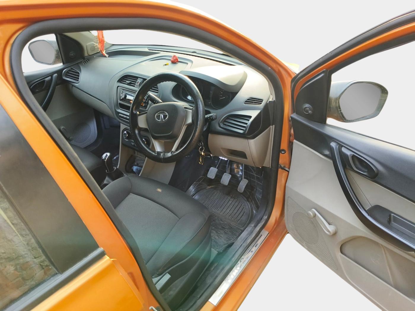 2016 Tata Tiago XE PETROL, Petrol, Manual, 45,736 km, interior
