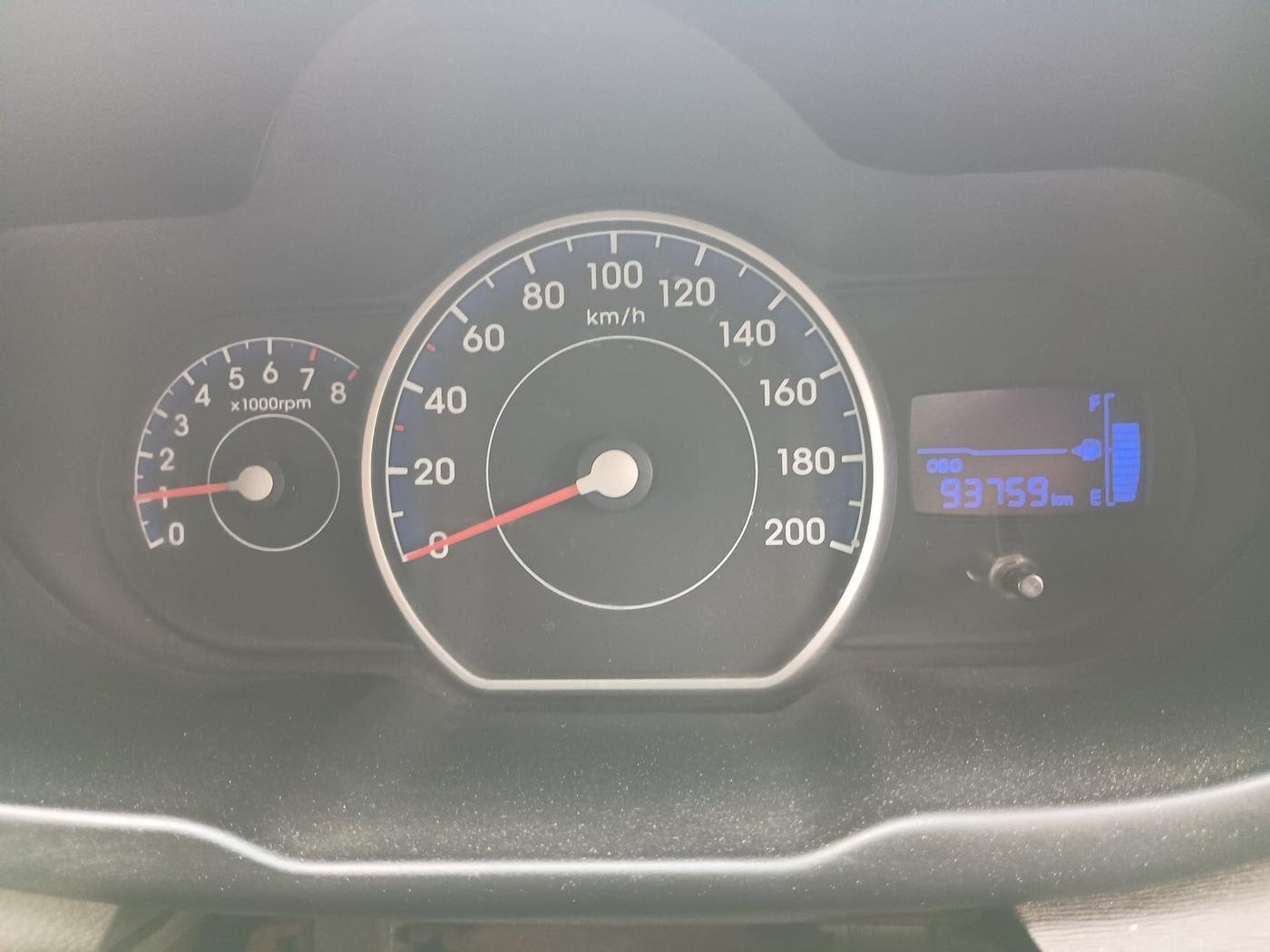 2011 Hyundai i10 MAGNA 1.2, Petrol, Manual, 93,759 km, interior