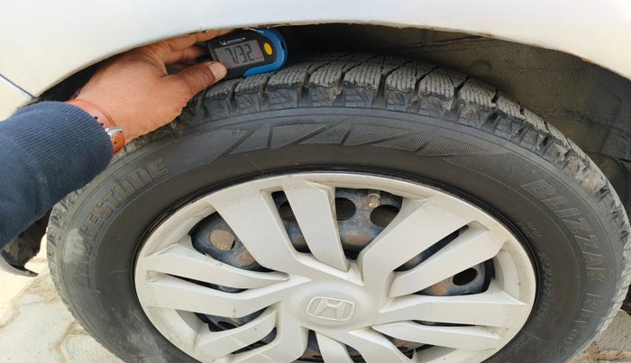 2017 Honda Jazz 1.2L I-VTEC SV, Petrol, Manual, 1,17,167 km, tyre