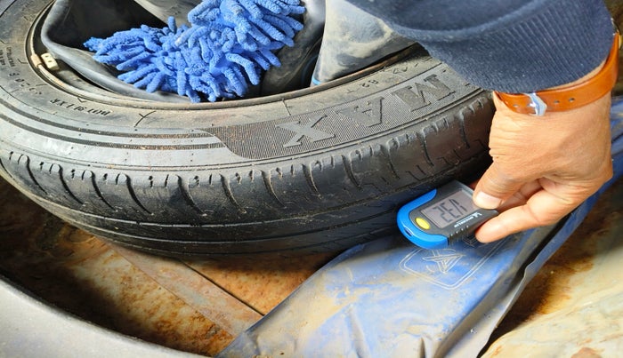 2017 Honda Jazz 1.2L I-VTEC SV, Petrol, Manual, 1,17,167 km, tyre