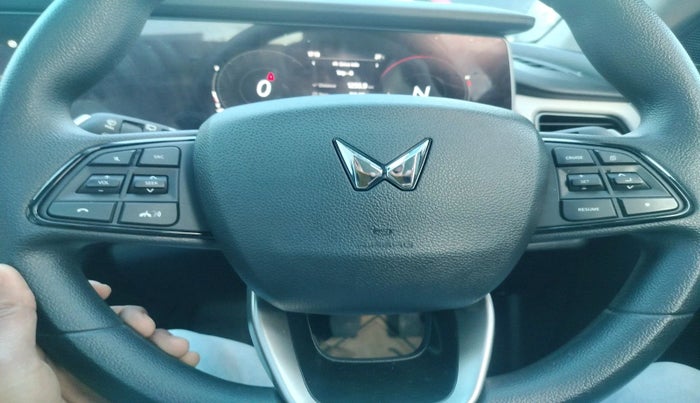 2025 Mahindra XUV700 AX 5 D MT 7 STR, Diesel, Manual, 1,255 km, interior