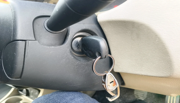 2015 Nissan Terrano XL D PLUS, Diesel, Manual, 1,73,378 km, interior