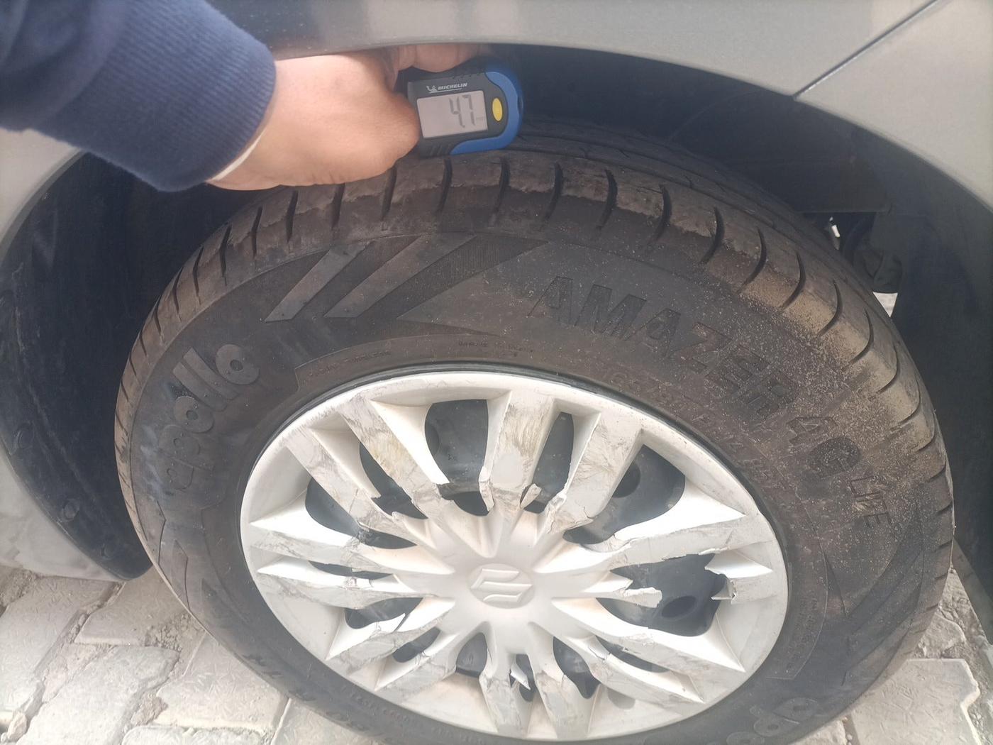 2021 Maruti Dzire VXI, Petrol, Manual, 61,164 km, tyre