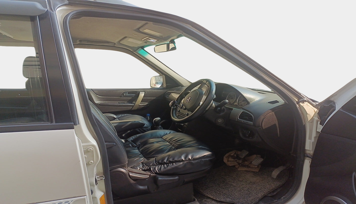 2017 Tata Safari Storme 2.2 VX 4X2, Diesel, Manual, 1,45,137 km, interior