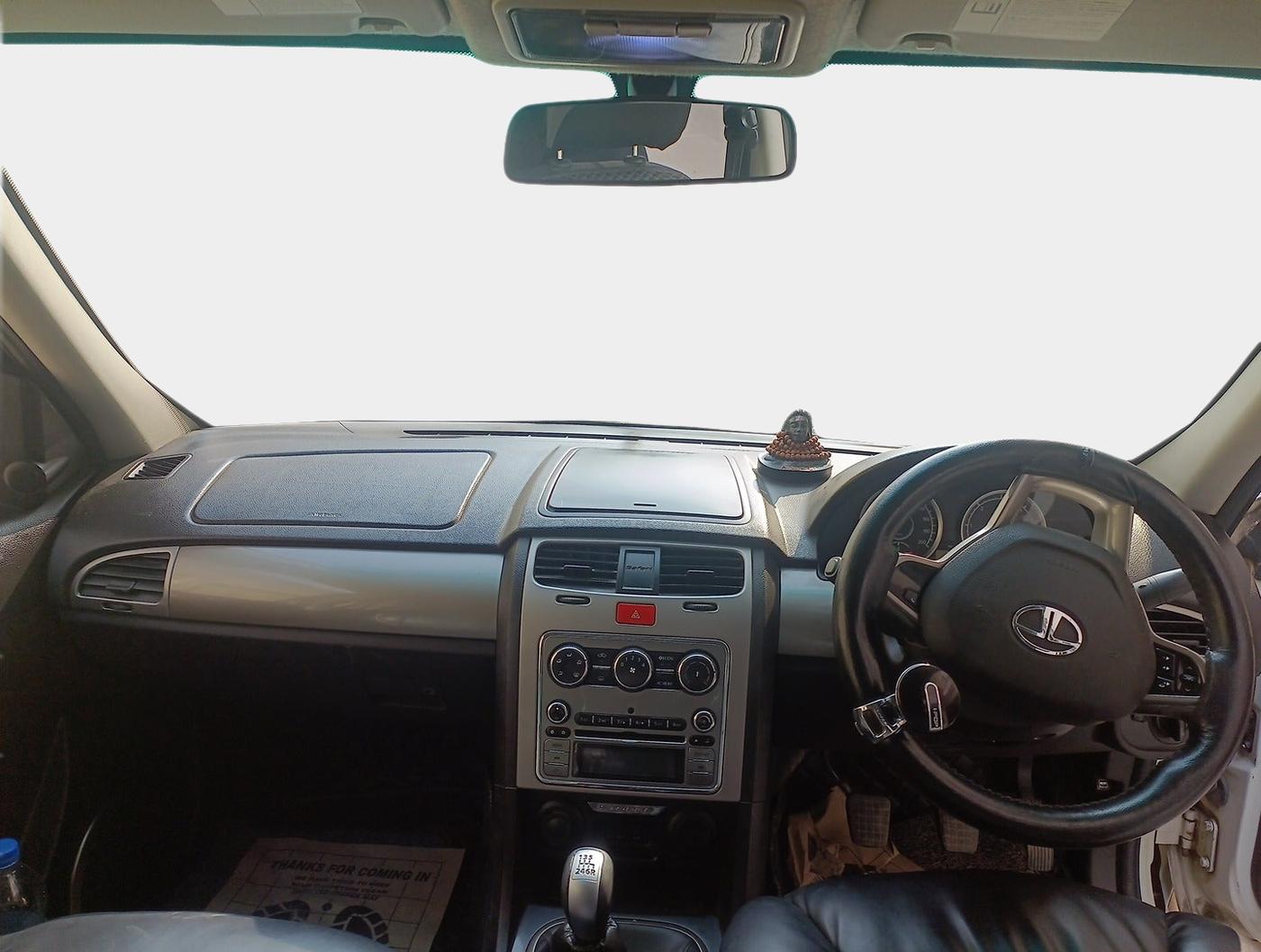 2017 Tata Safari Storme 2.2 VX 4X2, Diesel, Manual, 1,45,137 km, interior