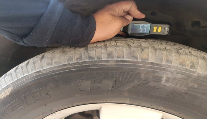 2017 Tata Safari Storme 2.2 VX 4X2, Diesel, Manual, 1,45,137 km, tyre