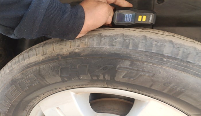 2017 Tata Safari Storme 2.2 VX 4X2, Diesel, Manual, 1,45,137 km, tyre