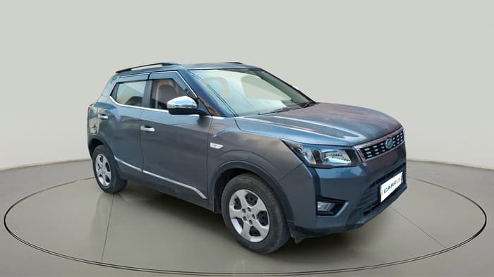 2022 Mahindra XUV300 W6 1.2 PETROL, Petrol, Manual, 76,922 km, exterior