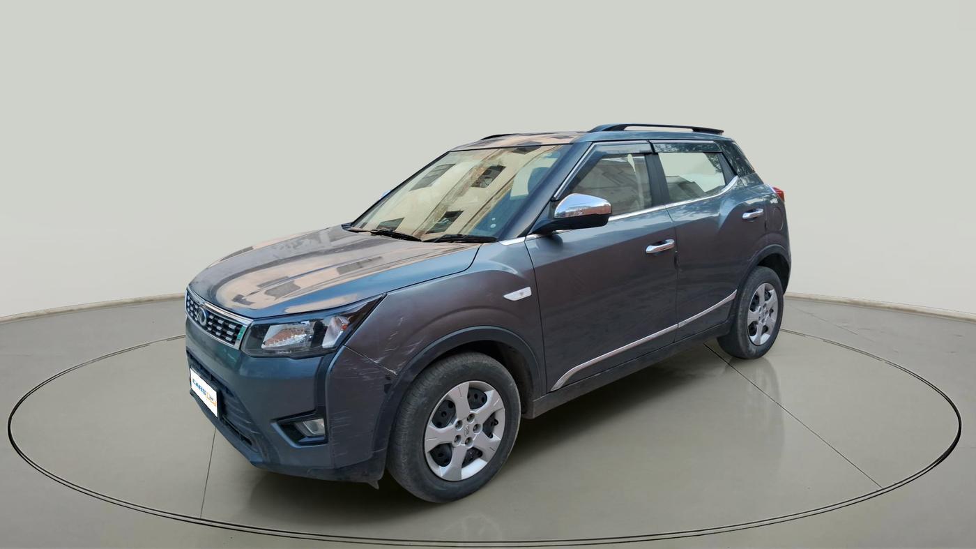 2022 Mahindra XUV300 W6 1.2 PETROL, Petrol, Manual, 76,922 km, exterior