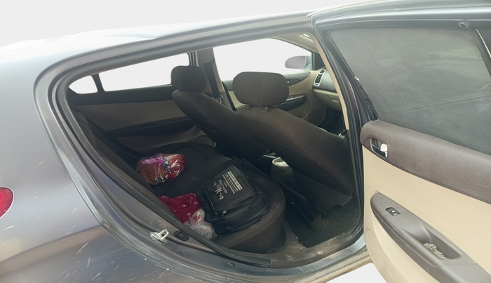 2011 Hyundai i20 MAGNA 1.2, Petrol, Manual, 1,06,219 km, interior