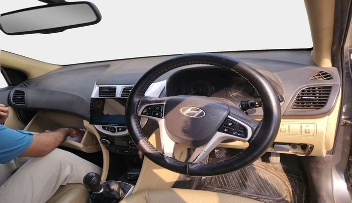 2011 Hyundai Verna FLUIDIC 1.6 VTVT SX, Petrol, Manual, 1,02,465 km, interior