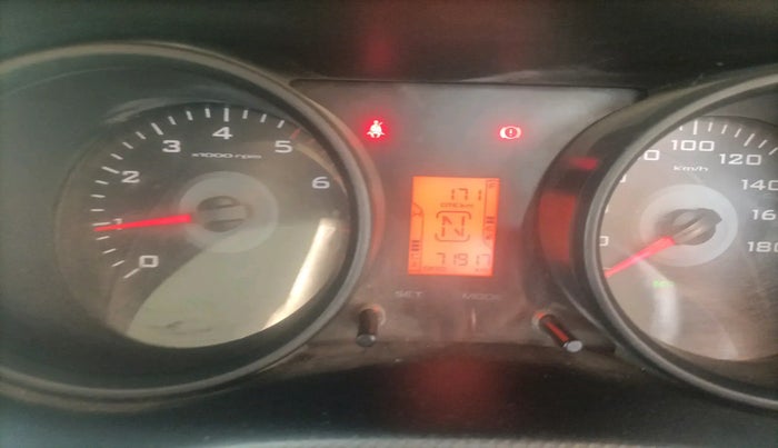 2017 Mahindra TUV300 T6 PLUS, Diesel, Manual, 71,917 km, interior