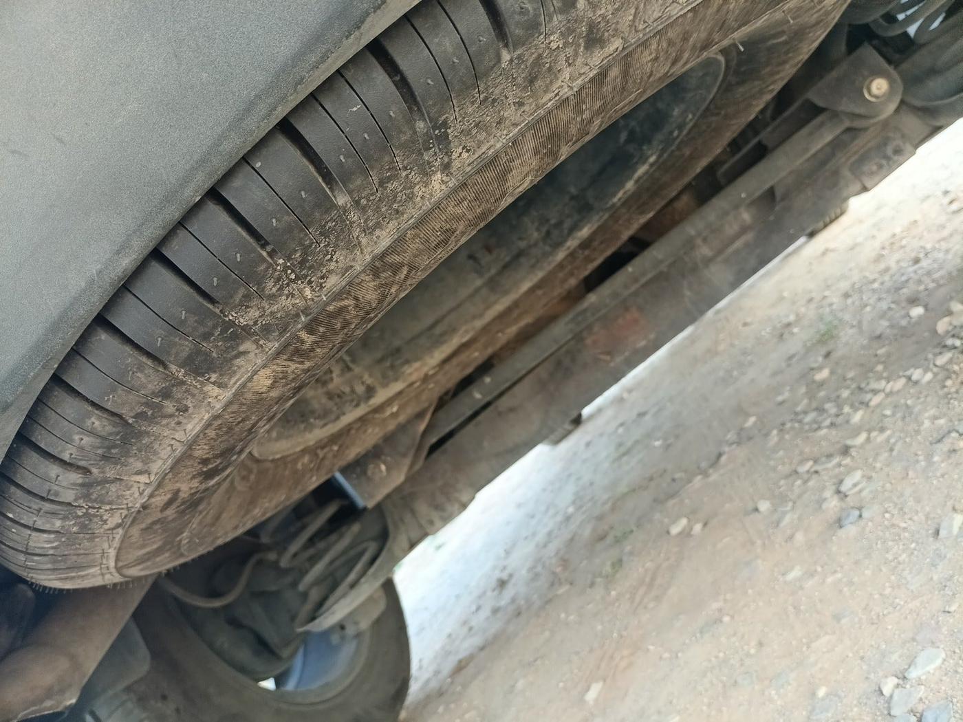 2020 Tata Harrier XZA PLUS 2.0L, Diesel, Automatic, 94,816 km, tyre