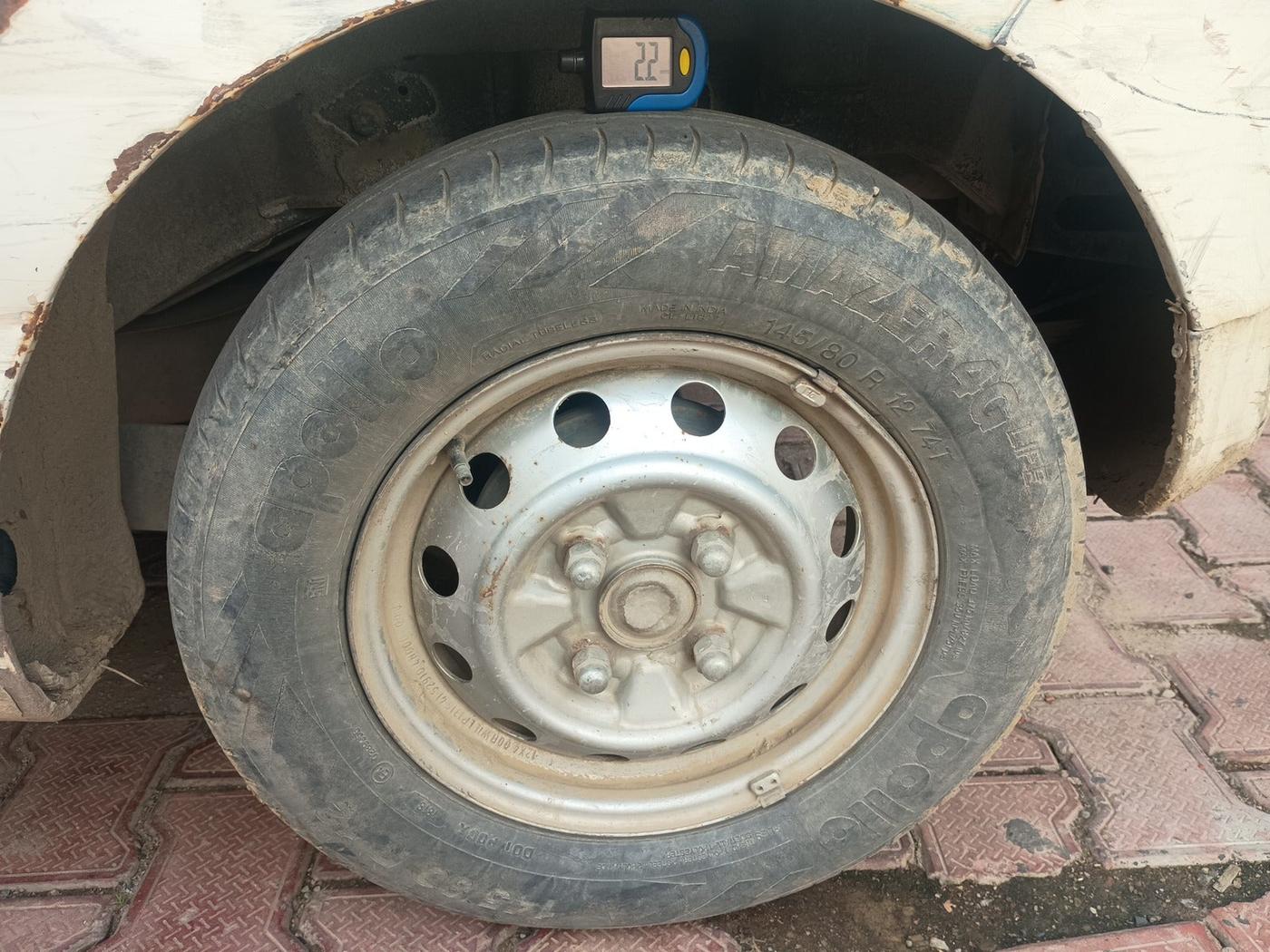 2012 Hyundai Eon ERA, Petrol, Manual, 1,06,194 km, tyre