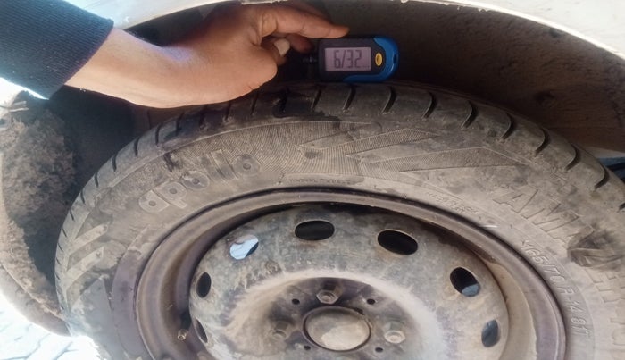 2015 Tata Bolt XM QUADRAJET, Diesel, Manual, 1,55,311 km, tyre