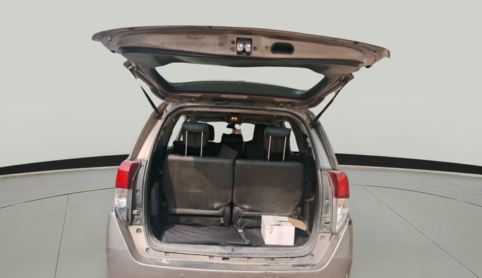 2017 Toyota Innova Crysta 2.4 VX 7 STR, Diesel, Manual, 2,40,935 km, exterior