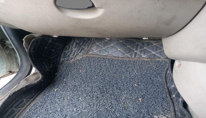 2015 Nissan Terrano XL (D), Diesel, Manual, 1,70,156 km, interior