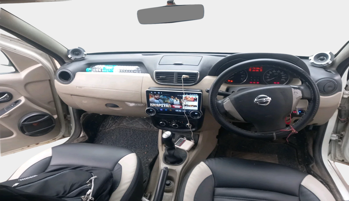 2015 Nissan Terrano XL (D), Diesel, Manual, 1,70,156 km, interior