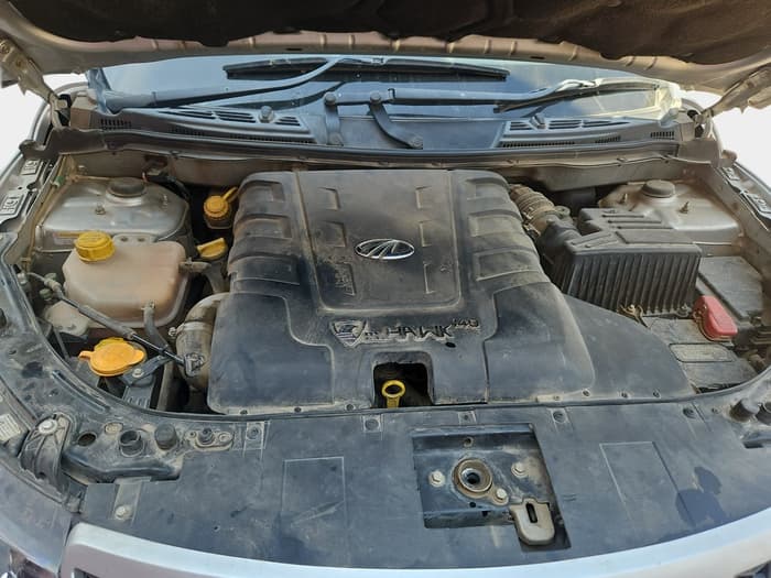 2015 Mahindra XUV500 W8, Diesel, Manual, 1,02,902 km, exterior