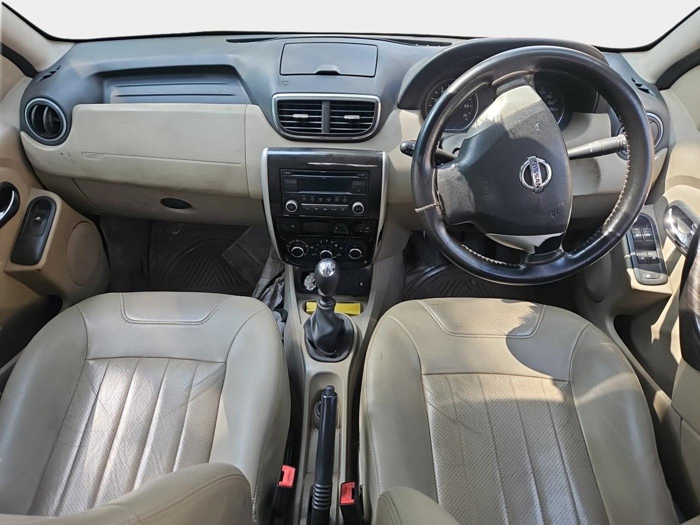 2013 Nissan Terrano XV D THP 110 PS, Diesel, Manual, 1,13,935 km, interior