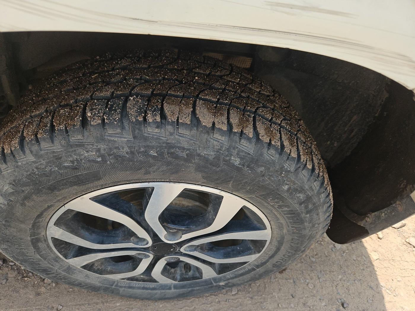 2013 Nissan Terrano XV D THP 110 PS, Diesel, Manual, 1,13,935 km, tyre