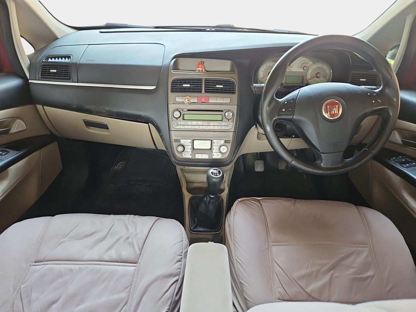 2010 Fiat Linea EMOTION 1.4, Petrol, Manual, 1,03,873 km, interior