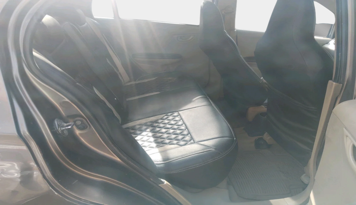 2015 Honda Amaze 1.5L I-DTEC S, Diesel, Manual, 1,55,026 km, interior