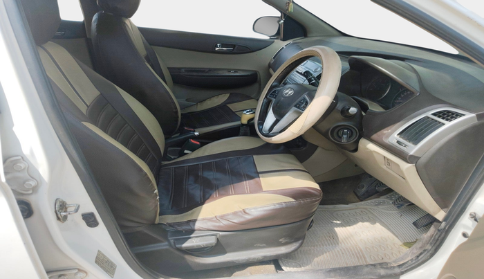 2011 Hyundai i20 SPORTZ 1.4 CRDI, Diesel, Manual, 2,16,350 km, interior