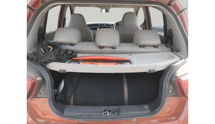 2016 Mahindra Kuv100 K8 6 STR, Petrol, Manual, 66,843 km, exterior