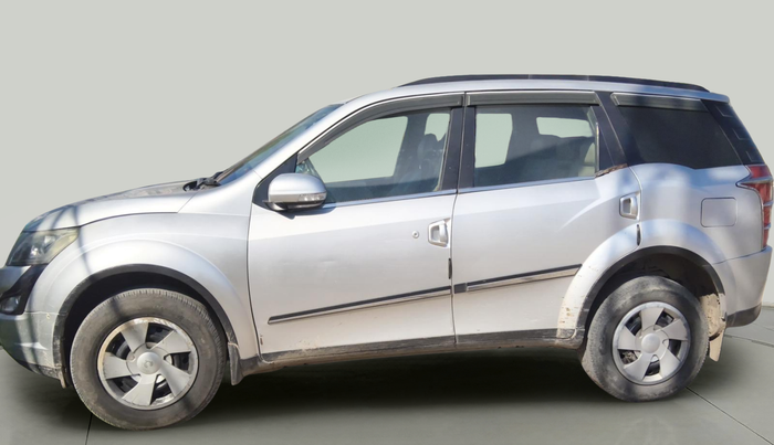 2017 Mahindra XUV500 W6, Diesel, Manual, 74,003 km, exterior