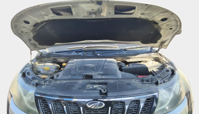 2017 Mahindra XUV500 W6, Diesel, Manual, 74,003 km, exterior