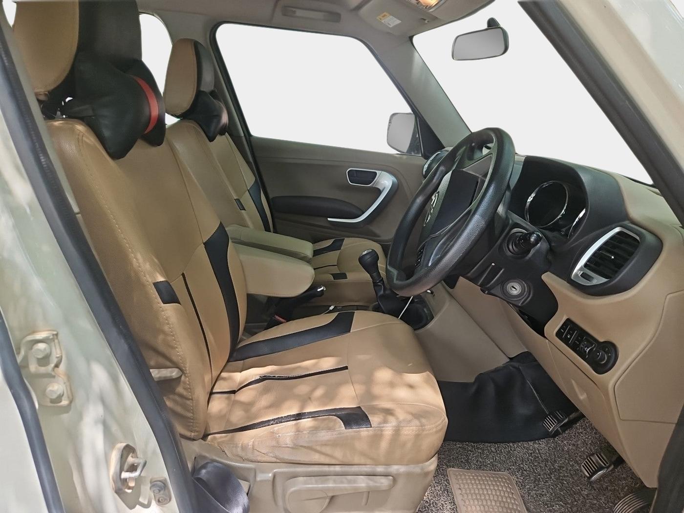 2016 Mahindra TUV300 T8, Diesel, Manual, 78,667 km, interior