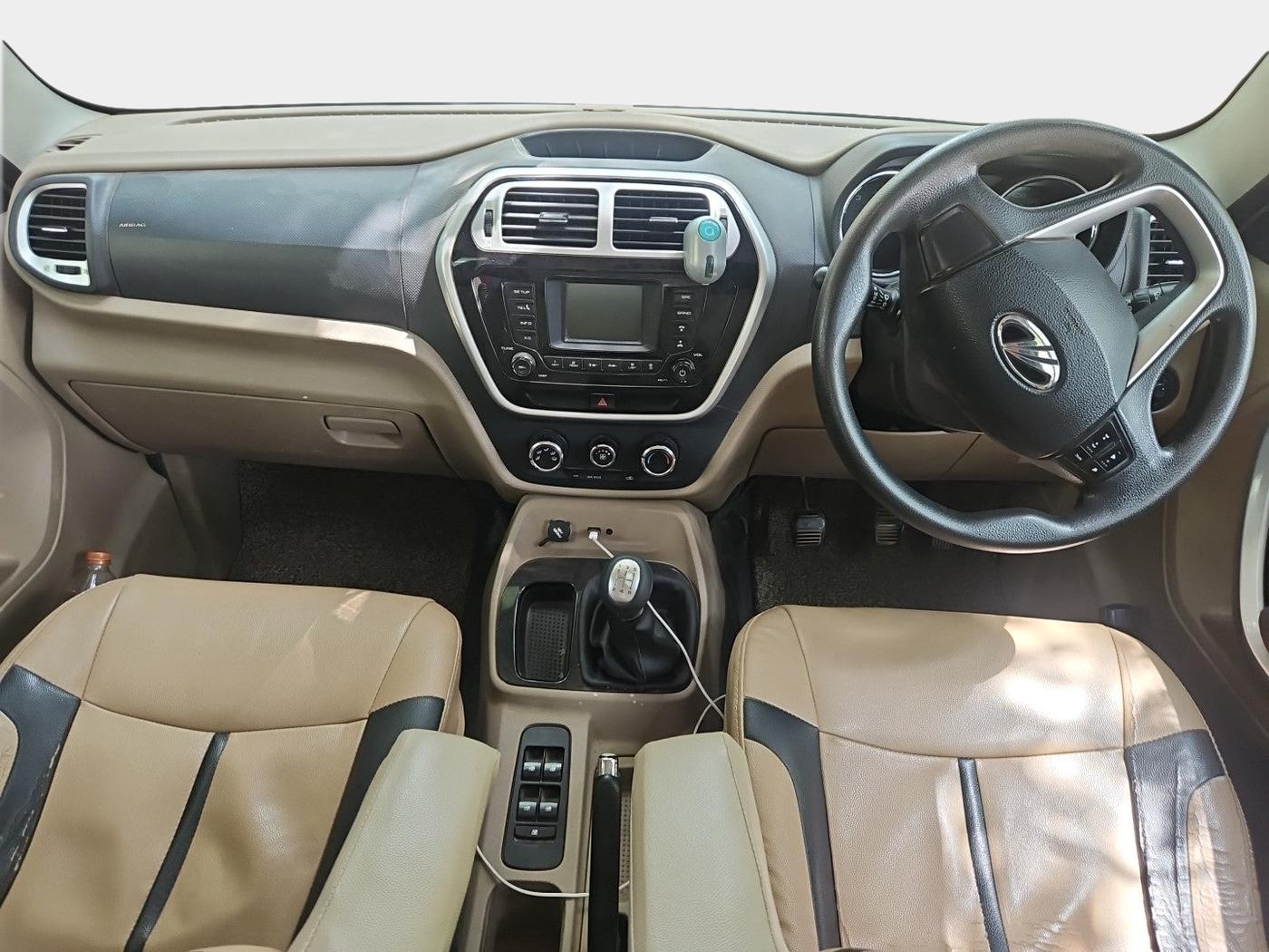 2016 Mahindra TUV300 T8, Diesel, Manual, 78,667 km, interior