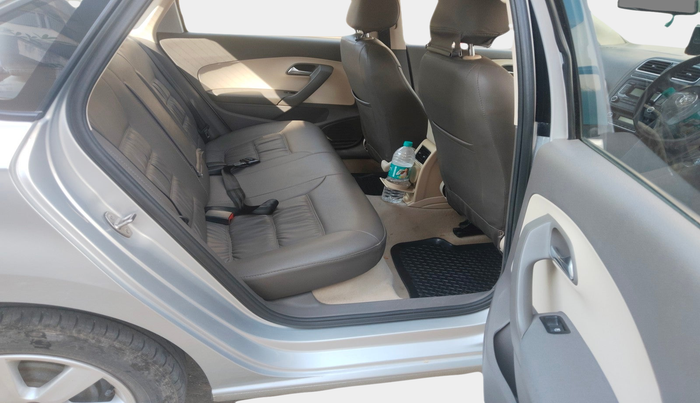 2011 Volkswagen Vento HIGHLINE 1.6 MPI, Petrol, Manual, 31,511 km, interior