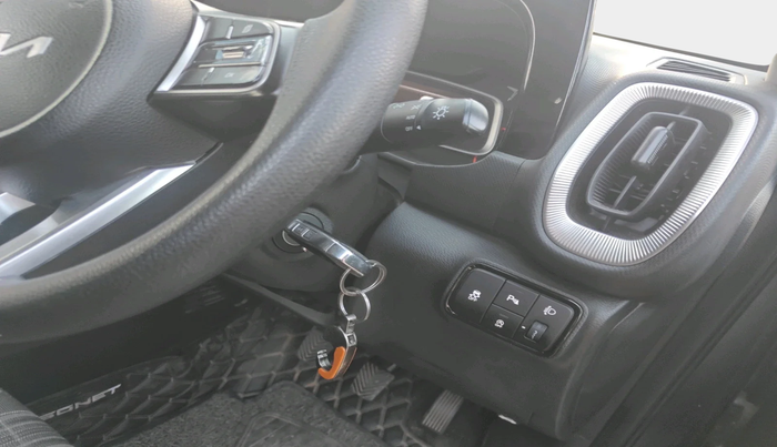 2025 KIA SONET HTK (O) 1.2 Petrol MT, Petrol, Manual, 39,055 km, interior