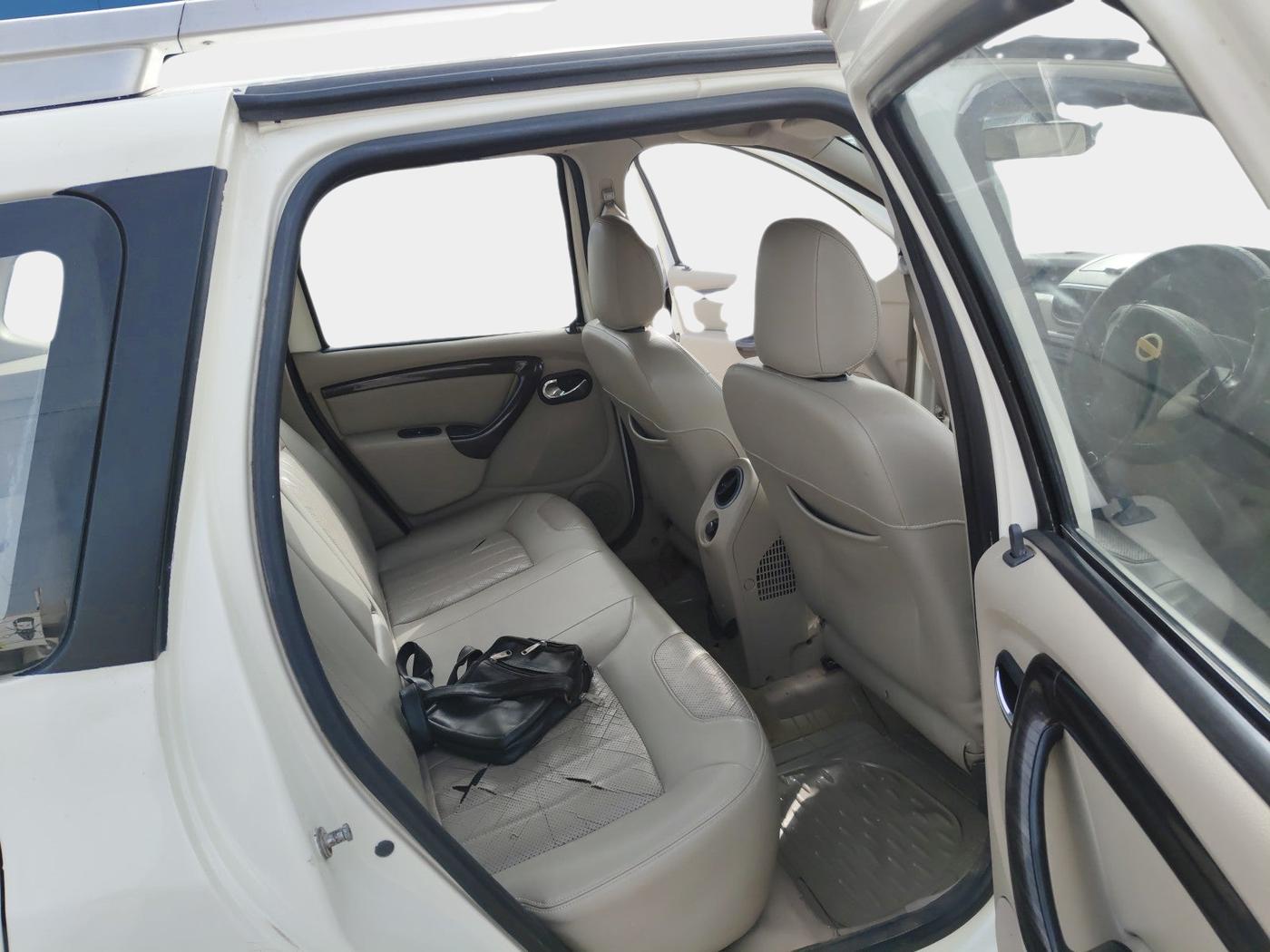2014 Nissan Terrano XL (D), Diesel, Manual, 1,12,647 km, interior