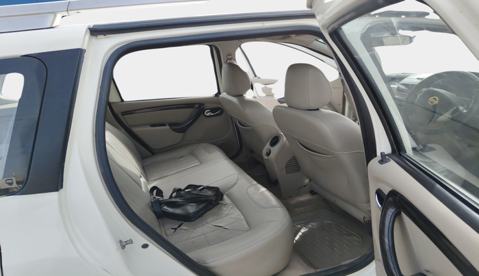 2014 Nissan Terrano XL (D), Diesel, Manual, 1,12,647 km, interior