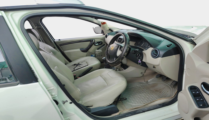 2014 Nissan Terrano XL (D), Diesel, Manual, 1,12,647 km, interior