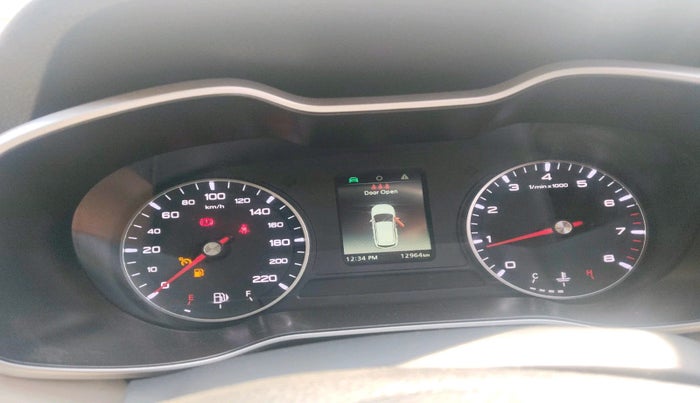 2024 MG ASTOR Shine 1.5 MT (Ivory), Petrol, Manual, 12,964 km, interior