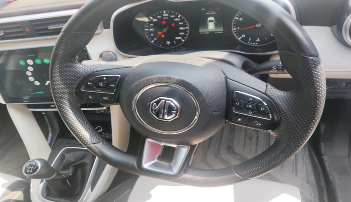 2024 MG ASTOR Shine 1.5 MT (Ivory), Petrol, Manual, 12,964 km, interior