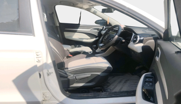 2024 MG ASTOR Shine 1.5 MT (Ivory), Petrol, Manual, 12,964 km, interior