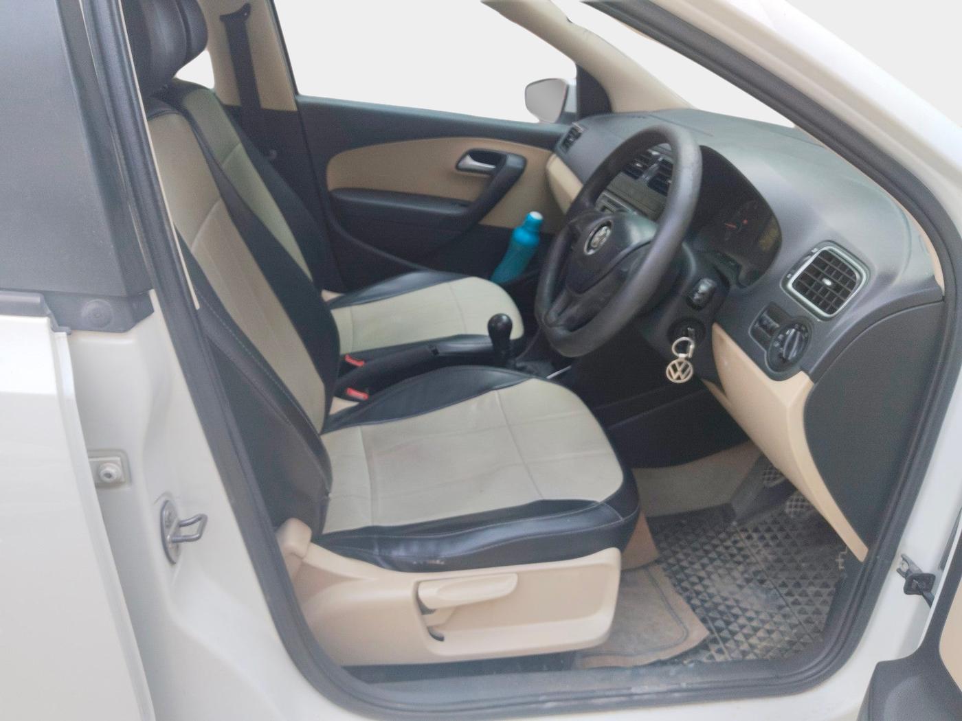 2017 Volkswagen Ameo COMFORTLINE 1.2L, Petrol, Manual, 1,59,759 km, interior