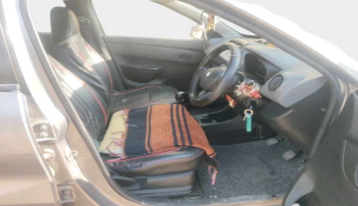 2017 Renault Kwid RXT 0.8, Petrol, Manual, 1,60,644 km, interior