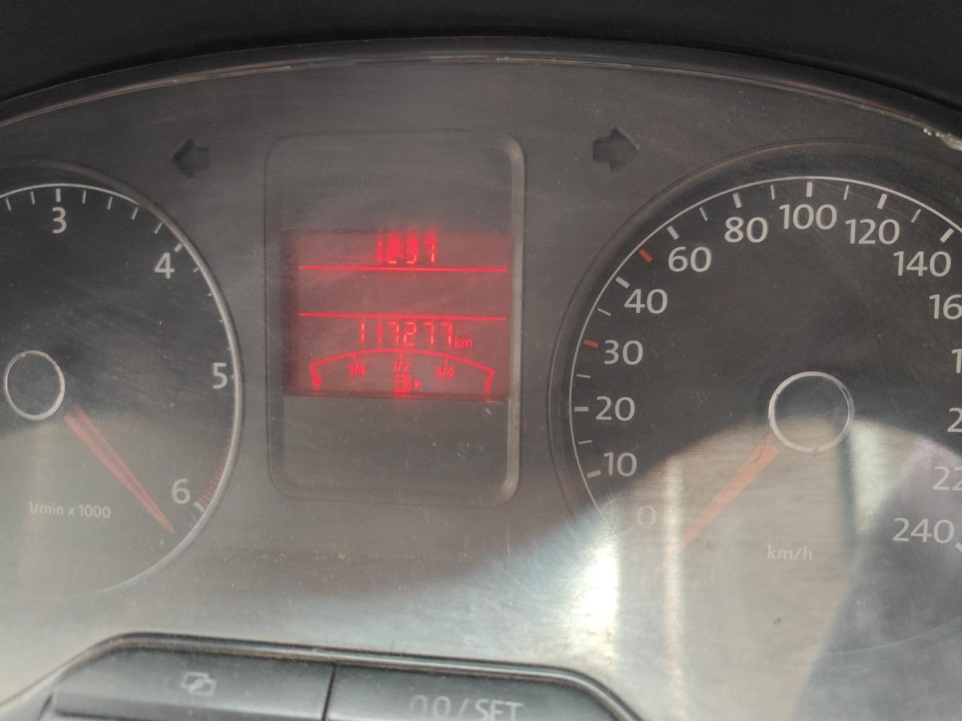 2013 Volkswagen Polo HIGHLINE DIESEL, Diesel, Manual, 1,17,622 km, interior