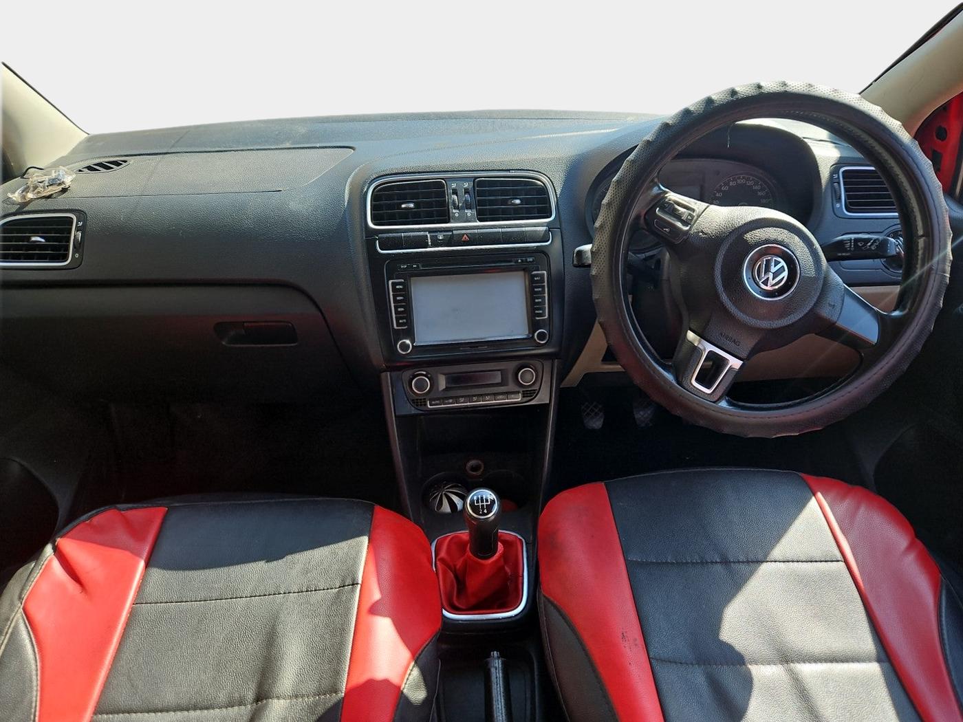 2013 Volkswagen Polo HIGHLINE DIESEL, Diesel, Manual, 1,17,622 km, interior